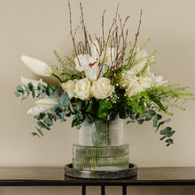 Load image into Gallery viewer, PURITY FLORAL BOUQUET